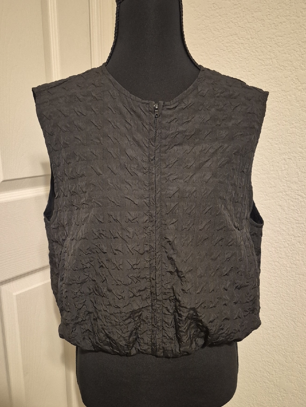glam Black Textured Sleeveless Zip-Front Top